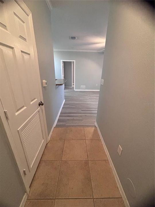 For Sale: $215,900 (2 beds, 2 baths, 1045 Square Feet)