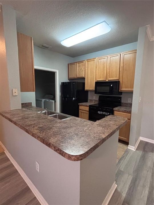 For Sale: $215,900 (2 beds, 2 baths, 1045 Square Feet)