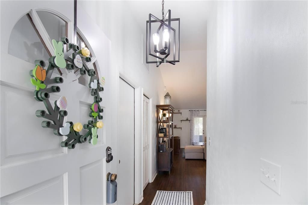 Active With Contract: $314,900 (3 beds, 2 baths, 1364 Square Feet)