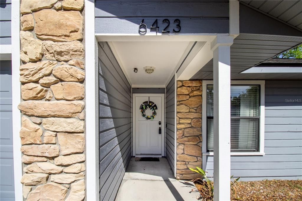 Active With Contract: $314,900 (3 beds, 2 baths, 1364 Square Feet)