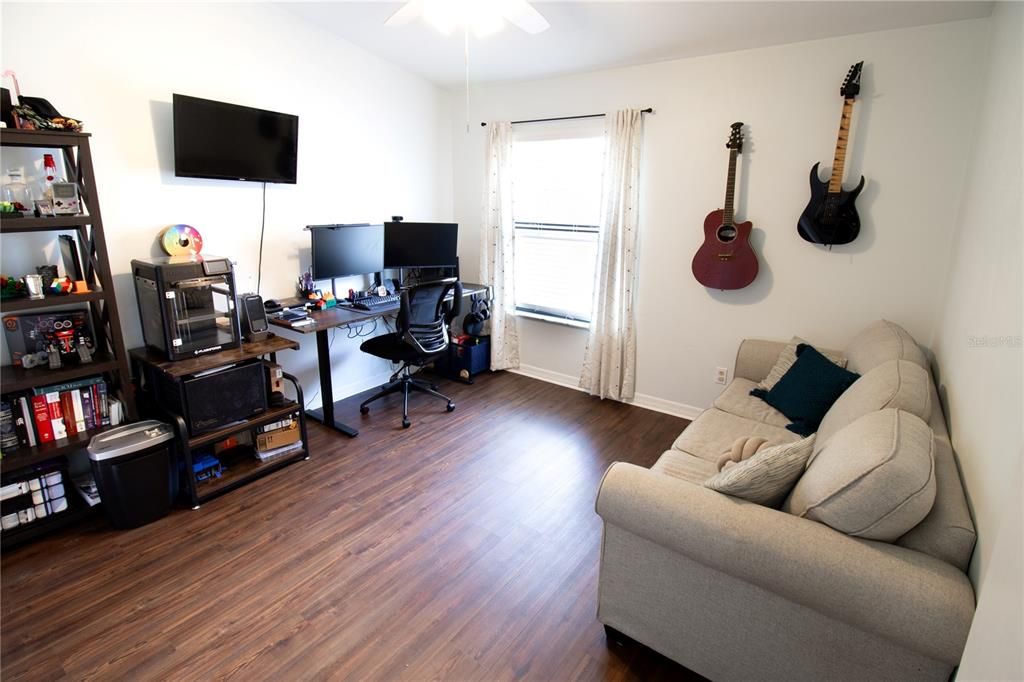 Active With Contract: $314,900 (3 beds, 2 baths, 1364 Square Feet)