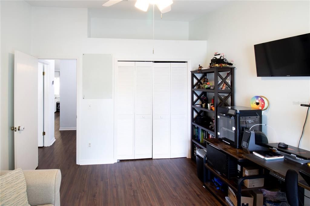 Active With Contract: $314,900 (3 beds, 2 baths, 1364 Square Feet)