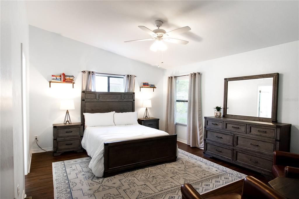 Active With Contract: $314,900 (3 beds, 2 baths, 1364 Square Feet)