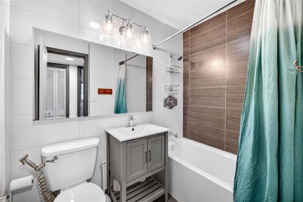 Под контрактом: $525,000 (3 спален, 2 ванн, 1300 Квадратных фут)