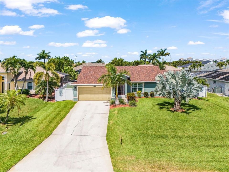 Active With Contract: $379,900 (3 beds, 2 baths, 1549 Square Feet)