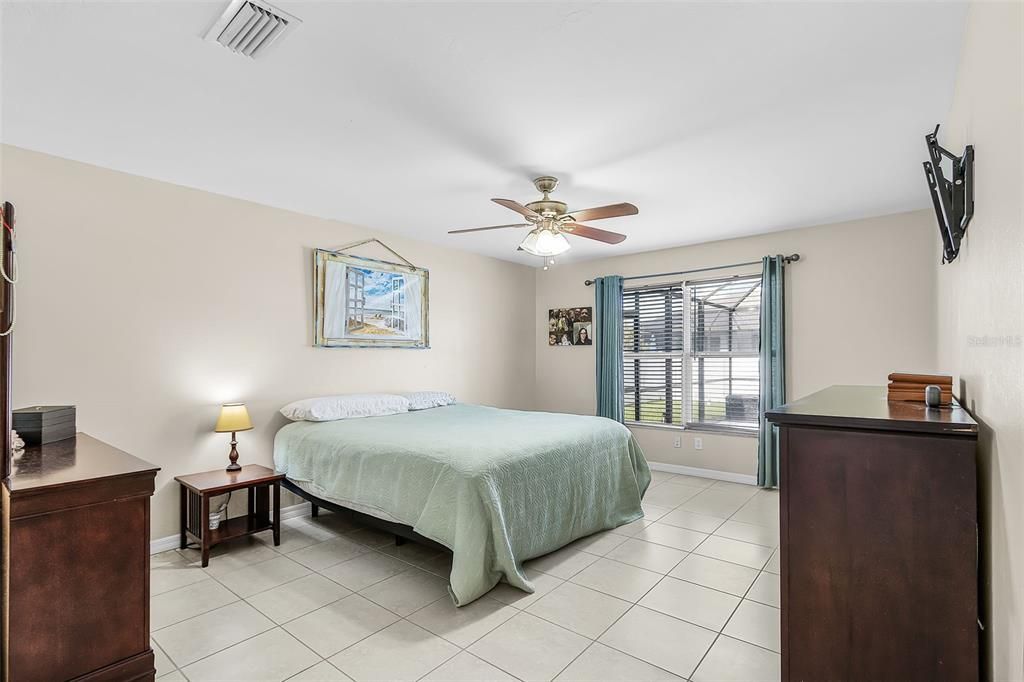Active With Contract: $379,900 (3 beds, 2 baths, 1549 Square Feet)