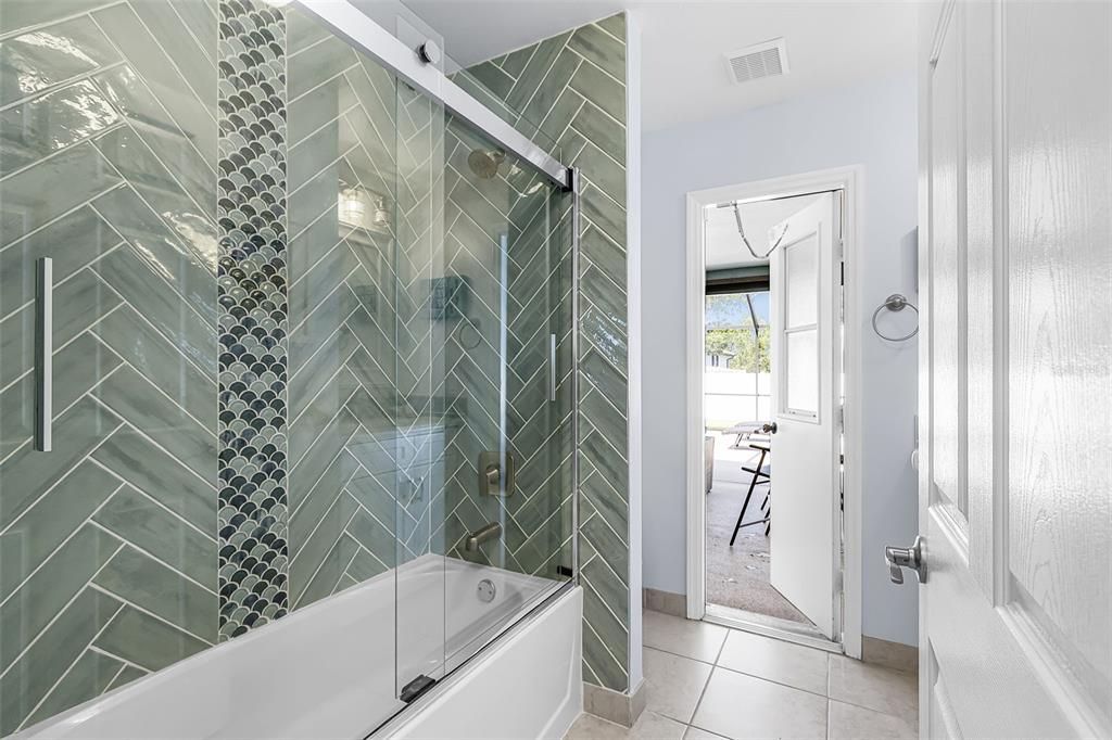 Active With Contract: $379,900 (3 beds, 2 baths, 1549 Square Feet)