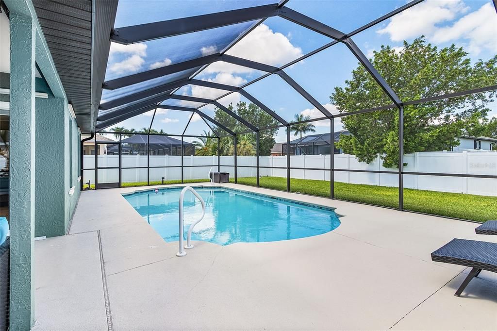 Active With Contract: $379,900 (3 beds, 2 baths, 1549 Square Feet)