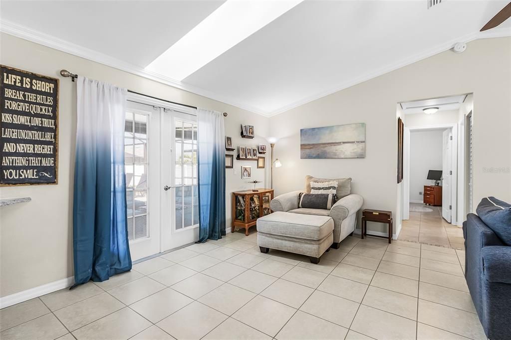 Active With Contract: $379,900 (3 beds, 2 baths, 1549 Square Feet)