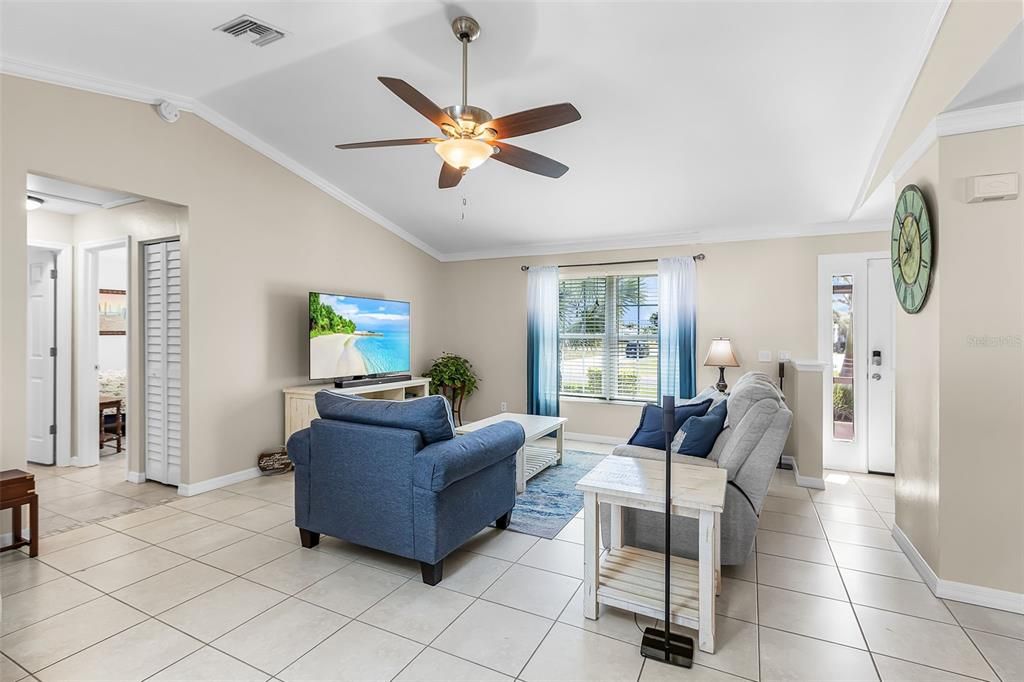 Active With Contract: $379,900 (3 beds, 2 baths, 1549 Square Feet)
