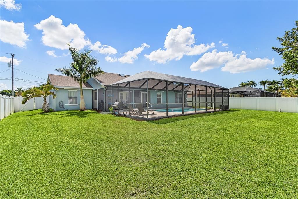 Active With Contract: $379,900 (3 beds, 2 baths, 1549 Square Feet)