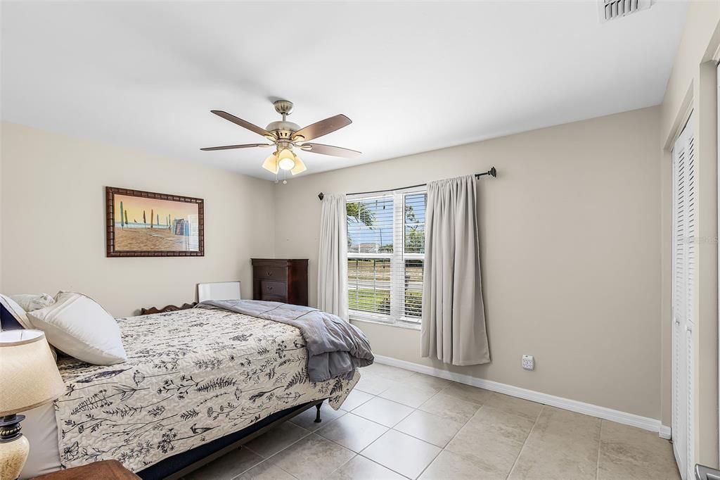 Active With Contract: $379,900 (3 beds, 2 baths, 1549 Square Feet)