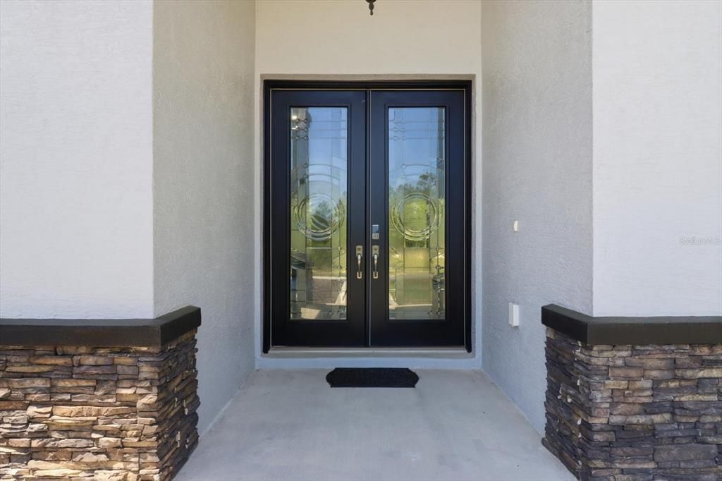For Sale: $589,900 (3 beds, 3 baths, 2128 Square Feet)