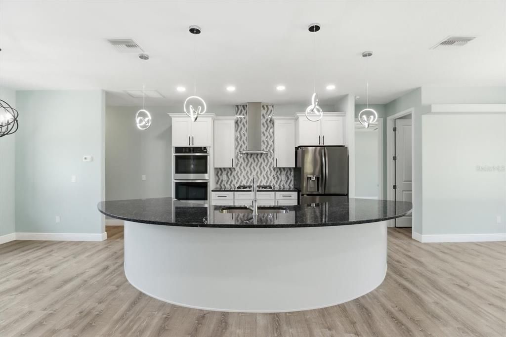 For Sale: $589,900 (3 beds, 3 baths, 2128 Square Feet)