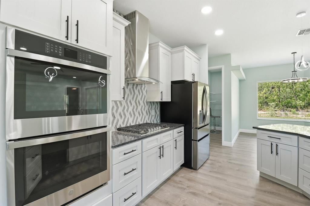 For Sale: $589,900 (3 beds, 3 baths, 2128 Square Feet)