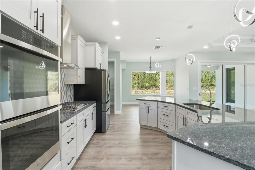 For Sale: $589,900 (3 beds, 3 baths, 2128 Square Feet)