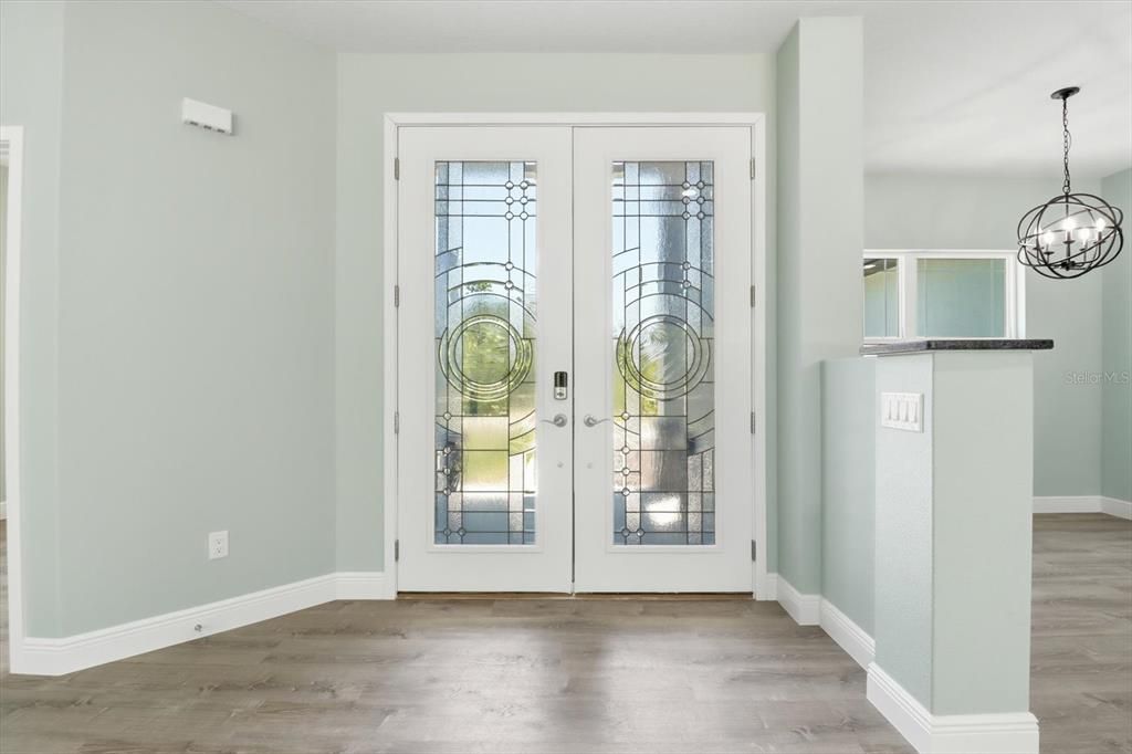 For Sale: $589,900 (3 beds, 3 baths, 2128 Square Feet)