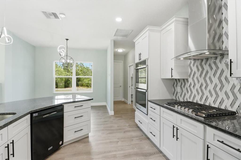 For Sale: $589,900 (3 beds, 3 baths, 2128 Square Feet)