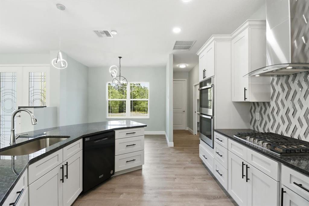 For Sale: $589,900 (3 beds, 3 baths, 2128 Square Feet)