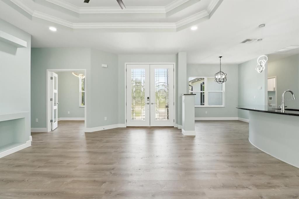 For Sale: $589,900 (3 beds, 3 baths, 2128 Square Feet)
