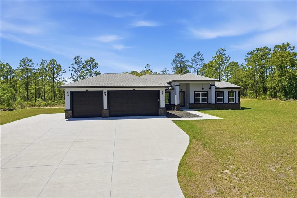 For Sale: $589,900 (3 beds, 3 baths, 2128 Square Feet)