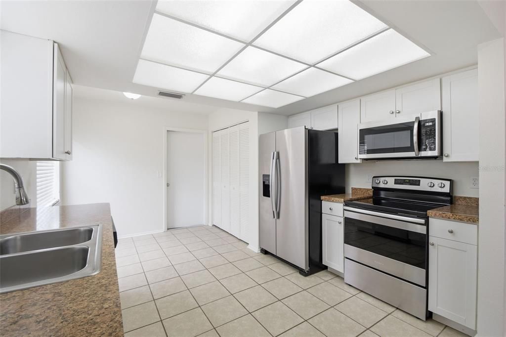 Activo con contrato: $289,900 (3 camas, 2 baños, 1301 Pies cuadrados)