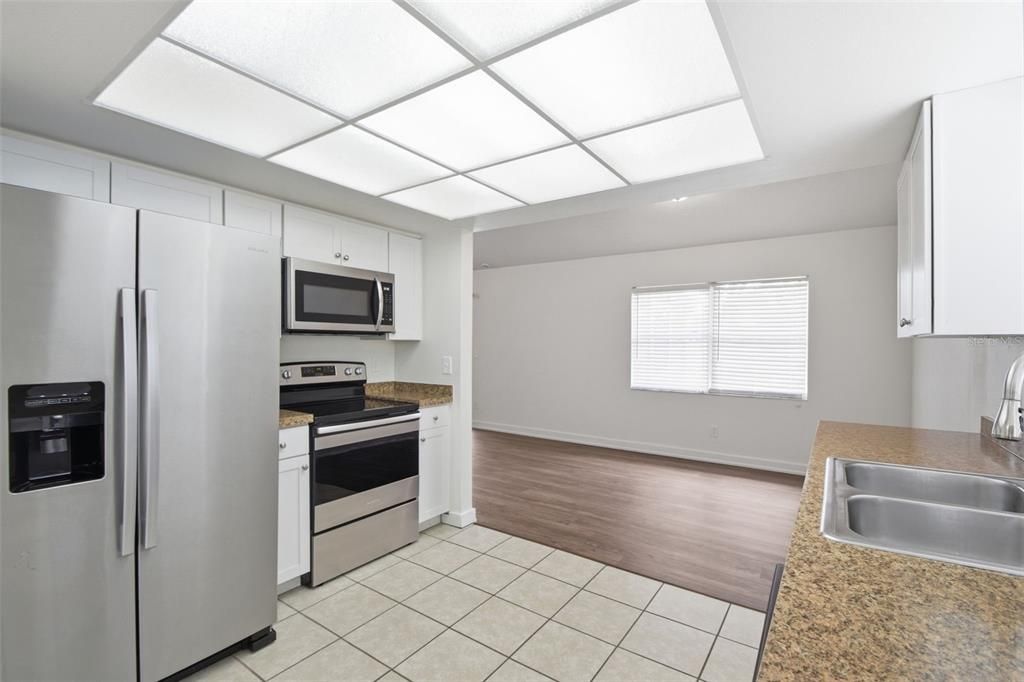 Activo con contrato: $289,900 (3 camas, 2 baños, 1301 Pies cuadrados)