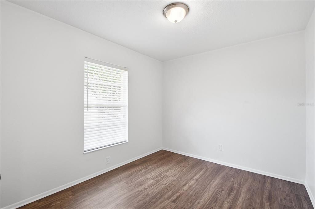 Activo con contrato: $289,900 (3 camas, 2 baños, 1301 Pies cuadrados)
