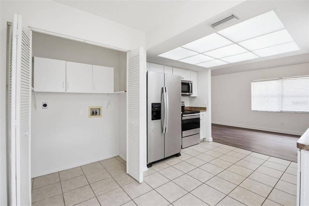 Activo con contrato: $289,900 (3 camas, 2 baños, 1301 Pies cuadrados)