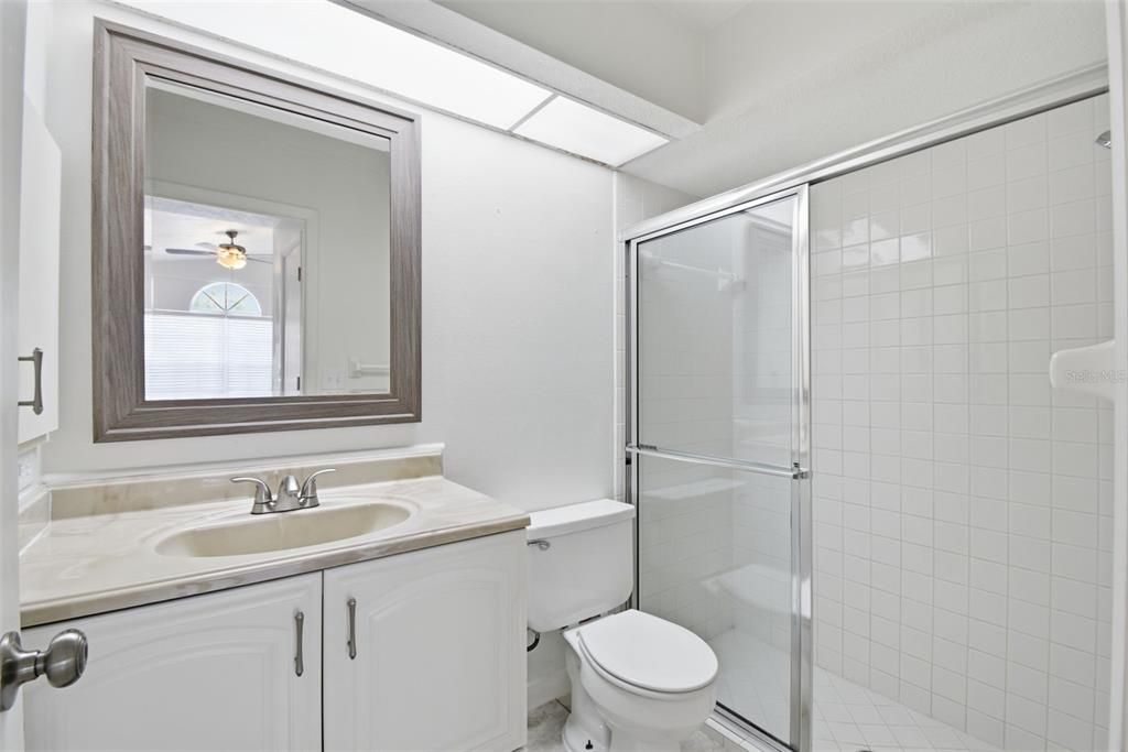 Activo con contrato: $289,900 (3 camas, 2 baños, 1301 Pies cuadrados)