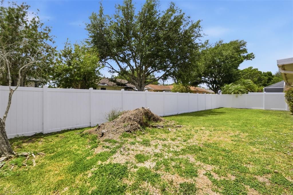Activo con contrato: $289,900 (3 camas, 2 baños, 1301 Pies cuadrados)