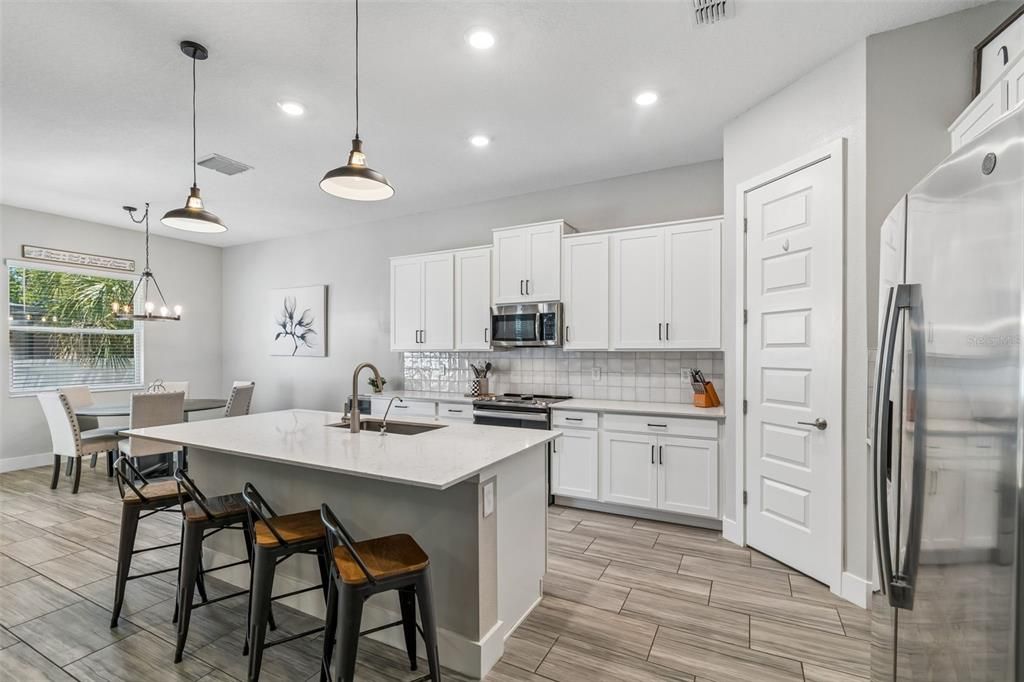 Active With Contract: $677,500 (4 beds, 2 baths, 2426 Square Feet)