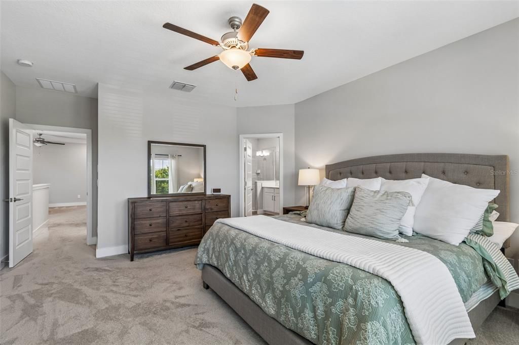 Active With Contract: $677,500 (4 beds, 2 baths, 2426 Square Feet)