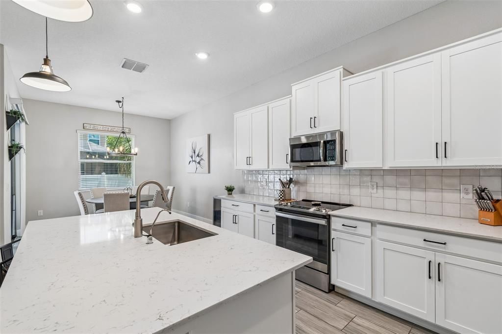 Active With Contract: $677,500 (4 beds, 2 baths, 2426 Square Feet)