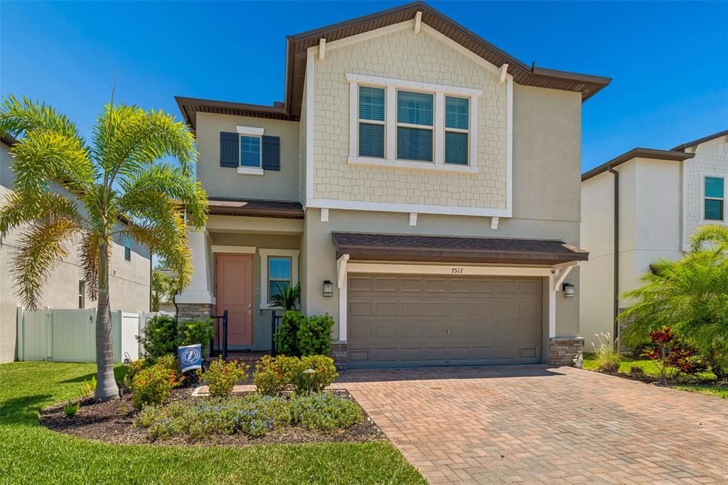Active With Contract: $677,500 (4 beds, 2 baths, 2426 Square Feet)