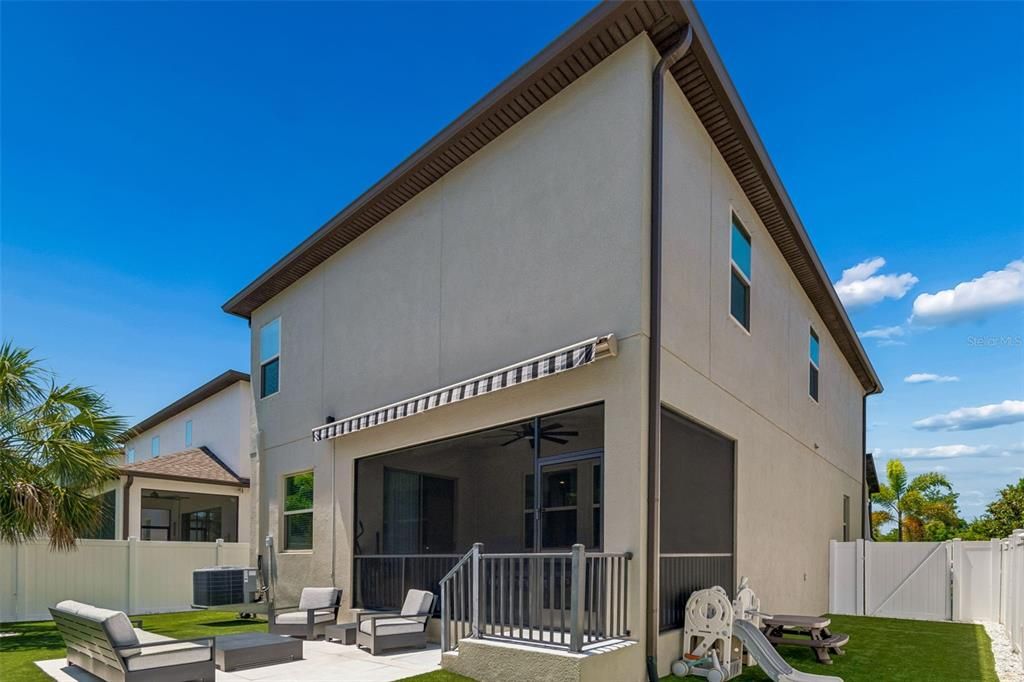 Active With Contract: $677,500 (4 beds, 2 baths, 2426 Square Feet)