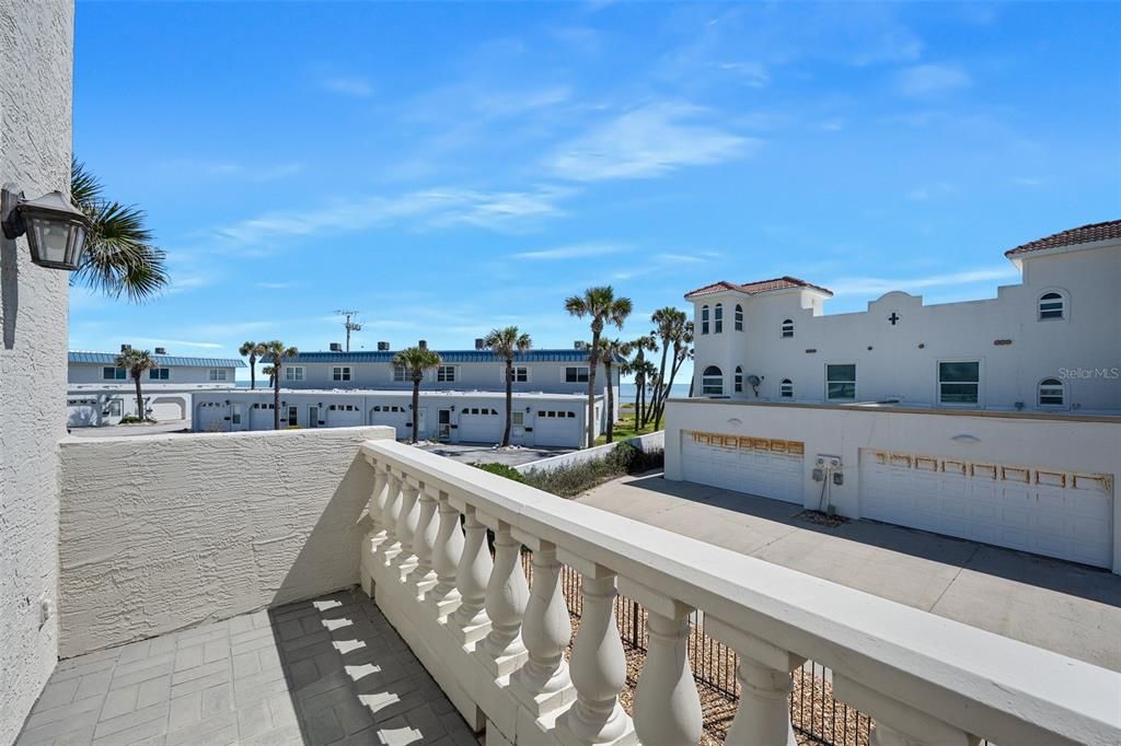 For Sale: $669,000 (3 beds, 2 baths, 2150 Square Feet)