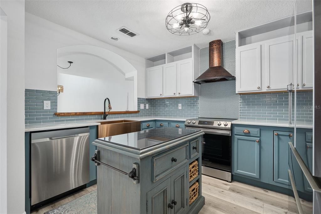 For Sale: $669,000 (3 beds, 2 baths, 2150 Square Feet)