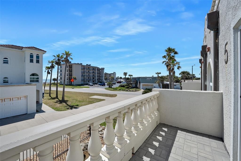 For Sale: $669,000 (3 beds, 2 baths, 2150 Square Feet)