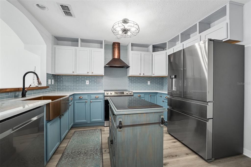For Sale: $669,000 (3 beds, 2 baths, 2150 Square Feet)