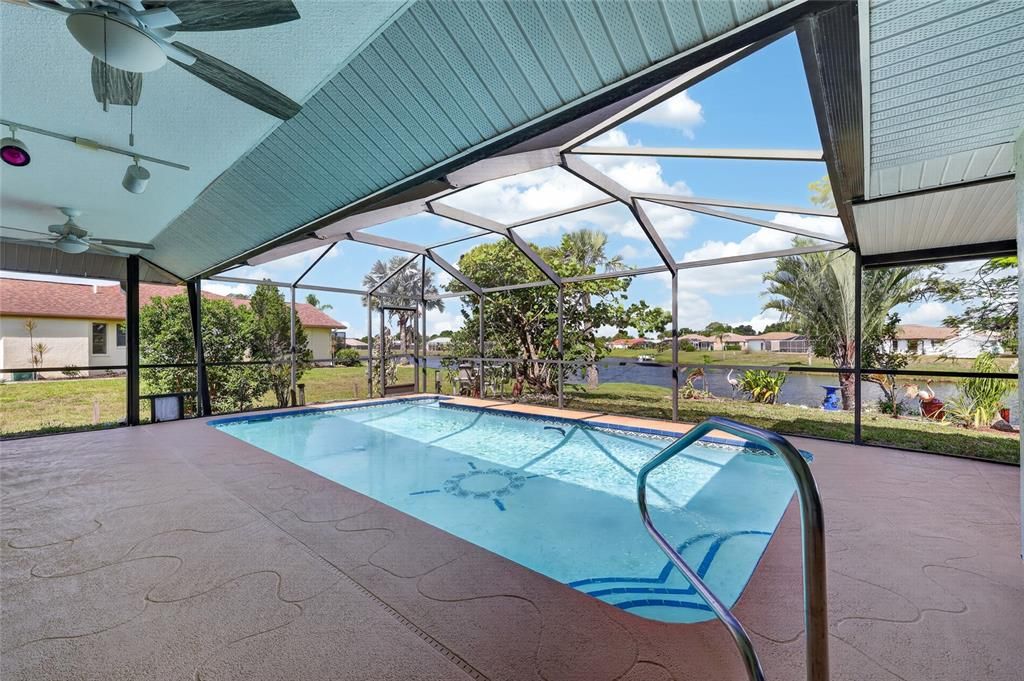 Active With Contract: $299,000 (2 beds, 2 baths, 1332 Square Feet)