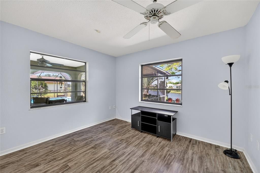 Active With Contract: $299,000 (2 beds, 2 baths, 1332 Square Feet)
