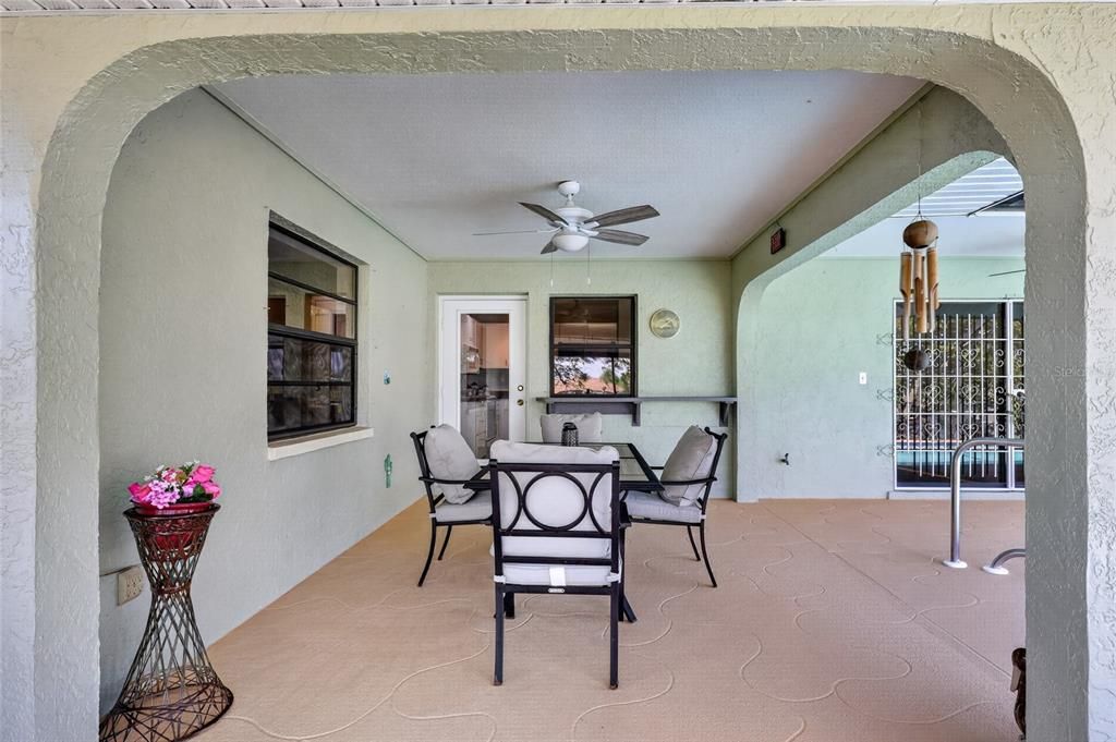 Active With Contract: $299,000 (2 beds, 2 baths, 1332 Square Feet)
