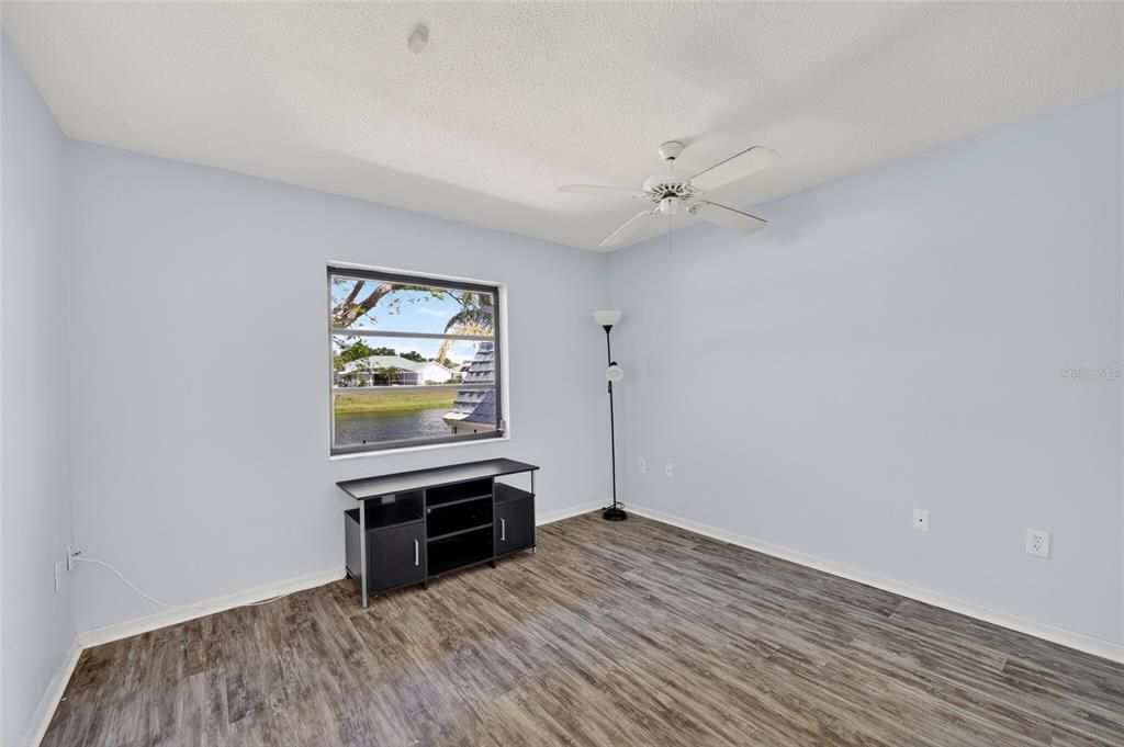 Active With Contract: $299,000 (2 beds, 2 baths, 1332 Square Feet)