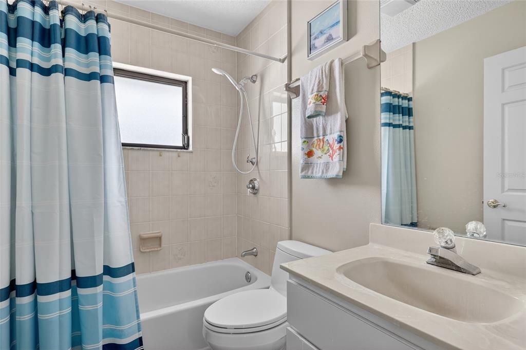 Active With Contract: $299,000 (2 beds, 2 baths, 1332 Square Feet)