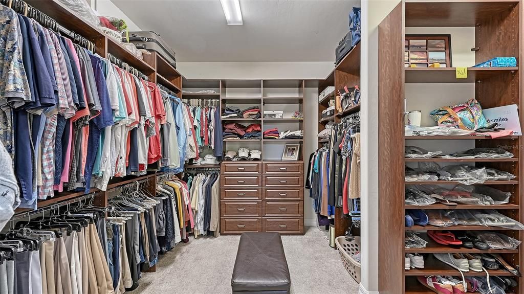 Activo con contrato: $850,000 (3 camas, 3 baños, 2483 Pies cuadrados)
