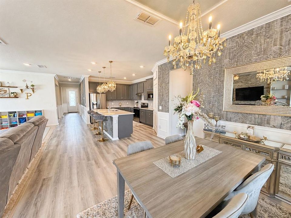 На продажу: $429,990 (3 спален, 2 ванн, 2214 Квадратных фут)