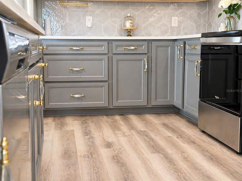 На продажу: $429,990 (3 спален, 2 ванн, 2214 Квадратных фут)