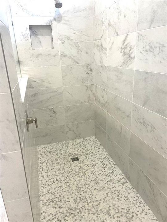 Activo con contrato: $599,900 (2 camas, 2 baños, 1827 Pies cuadrados)