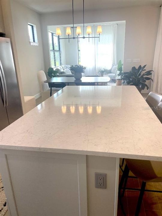 Activo con contrato: $599,900 (2 camas, 2 baños, 1827 Pies cuadrados)